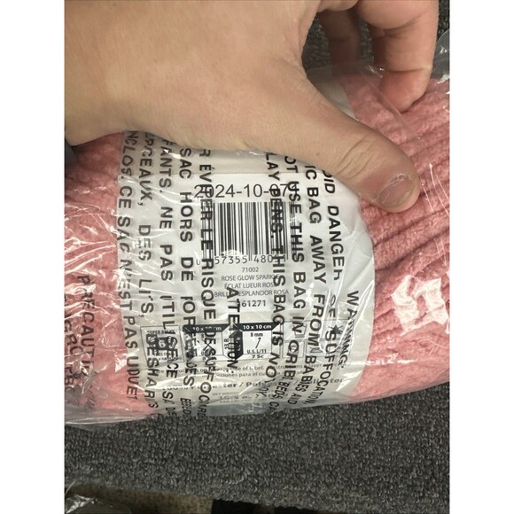 Bernat Baby Blanket Sparkle Yarn-Rose Glow Dye Lot 36 10.5oz 300g - Picture 4 of 6